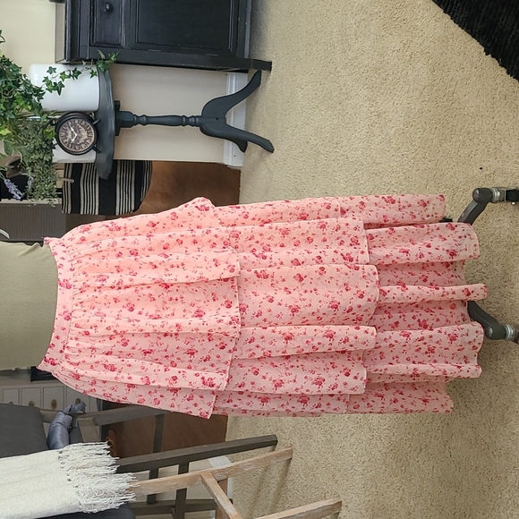 Gorgeous nwt floral tiered skirt 😍 - Picture 7 of 14